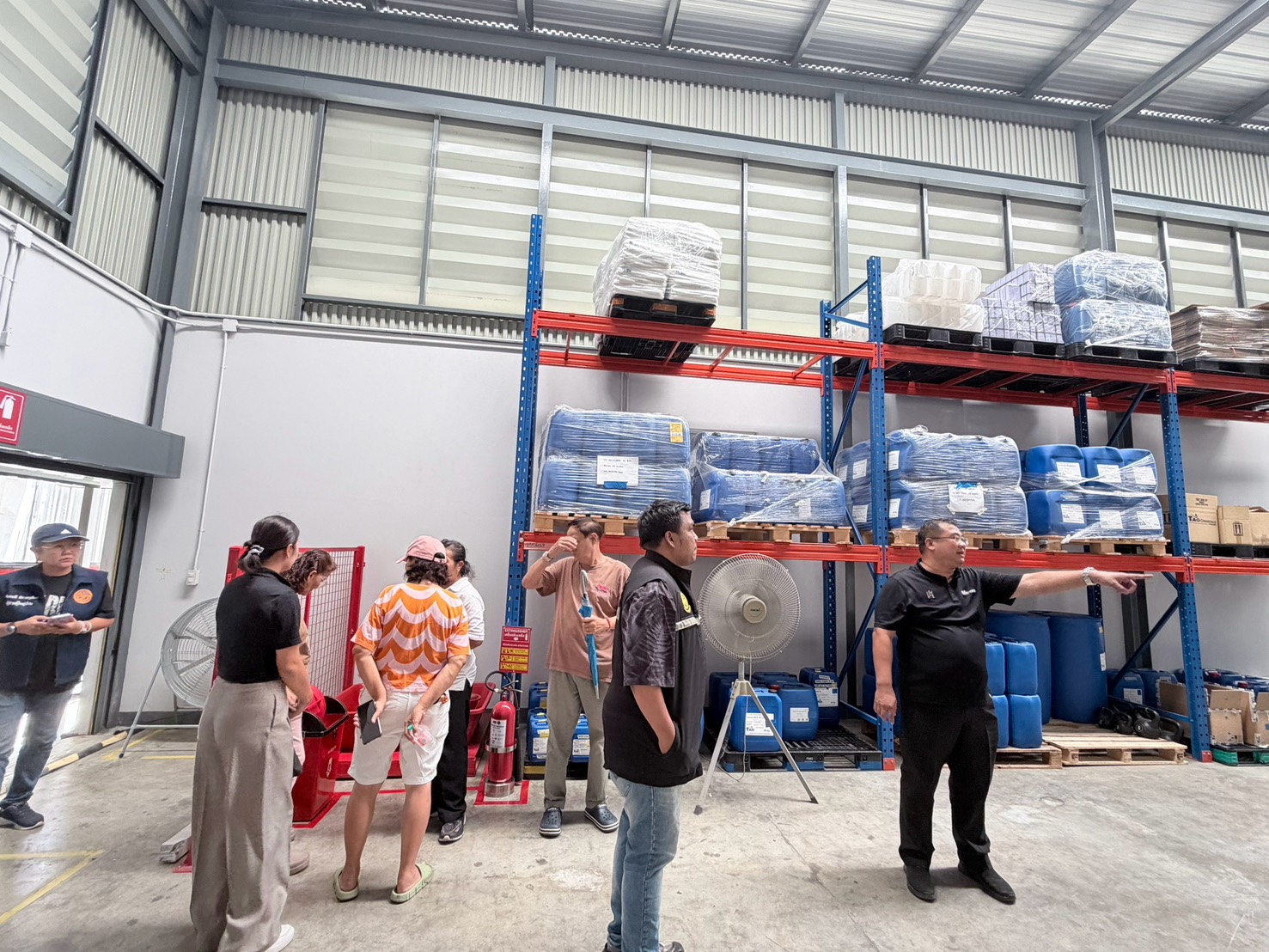 Our team introduces the factory storage area